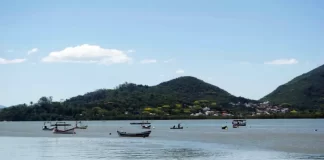 monitoramento de águas da baía norte, próximo ao MOnte Verde