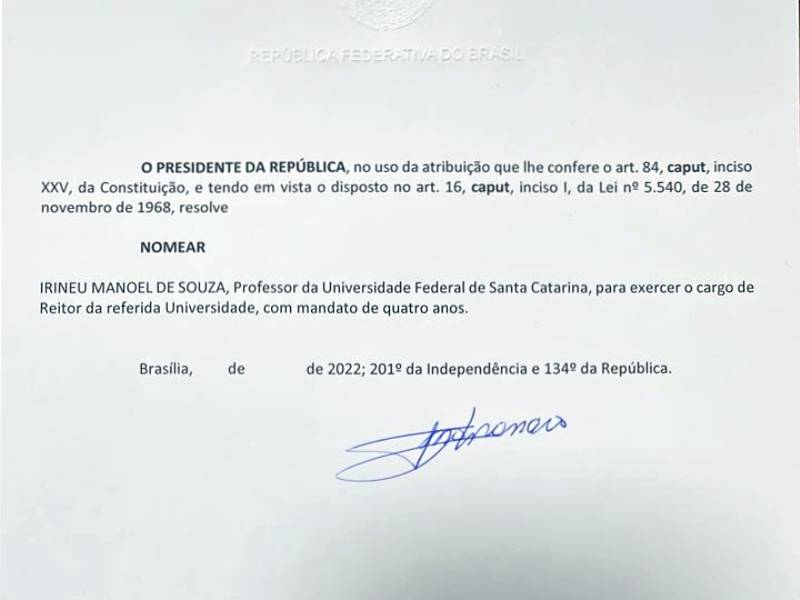 Irineu de Souza é nomeado reitor da UFSC