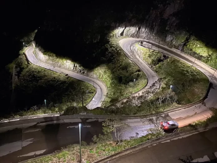 Serra do Rio do Rastro está parcialmente iluminada