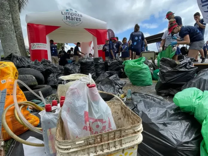 Projeto Limpeza dos Mares retira 2,8 toneladas de resíduos do Rio Biguaçu