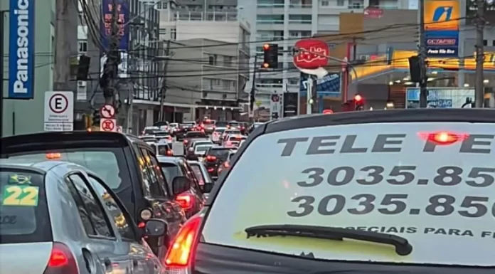 Protesto no Estreito provoca congestionamento no bairro