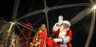 Ponte Hercílio Luz recebe a maior parada de Natal de Santa Catarina, com 250 integrantes, no sábado (17)