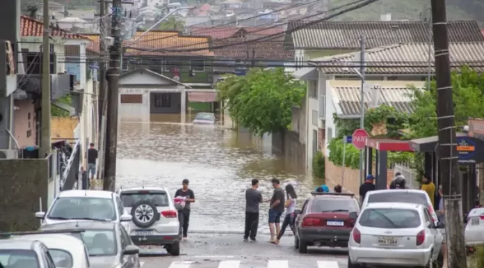 chuvas alagaram ruas de são josé