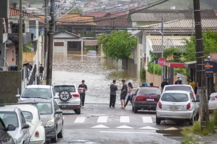 chuvas alagaram ruas de são josé