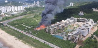 Incêndio atinge beach club Warung, em Itajaí