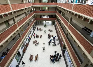 Centro de ensino na Universidade Federal de Santa Catarina (UFSC)