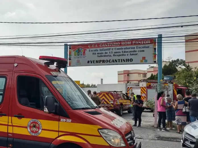 Homem ataque creche de Blumenau usando um machado