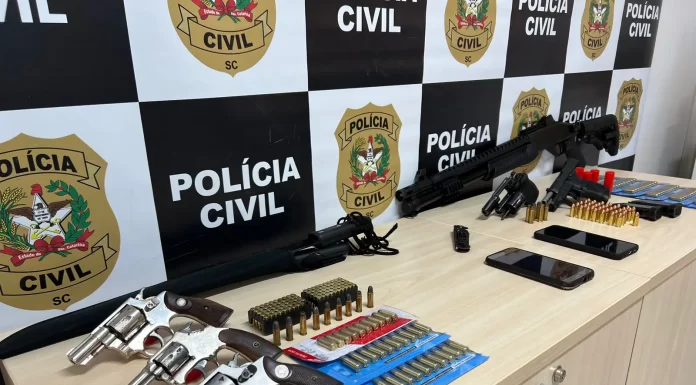 Tráfico de armas na Grande Florianópolis é alvo de operação policial