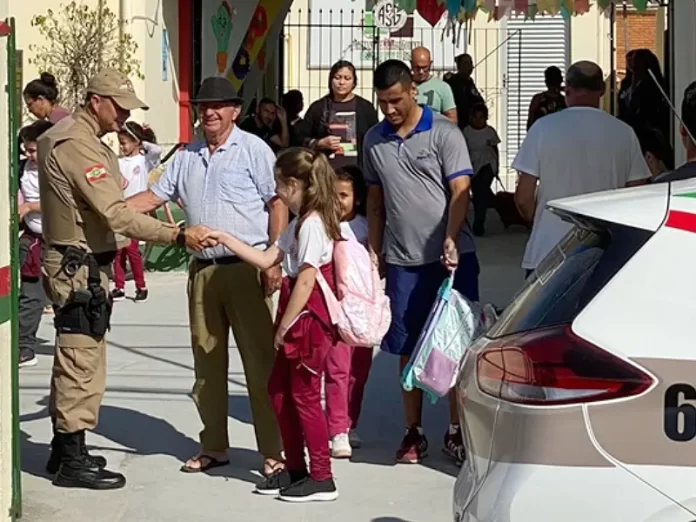 Escolas estaduais começam a receber militares para segurança armada