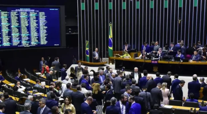 Aprovação da reforma tributária na Câmara dos Deputados