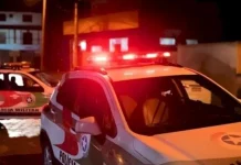 viatura policial com giroflex ligado - ocorrência crime homicídio PM