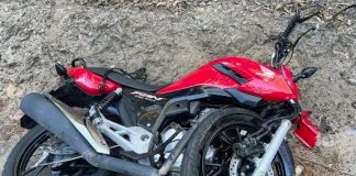 Motoqueiro morre ao bater em caminhão no Rio Vermelho