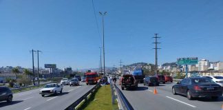 Motoqueiro perde a vida após bater em guard-rail da Via Expressa