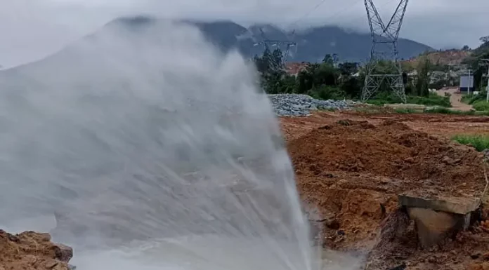 Tubulação pertence ao sistema municipal de Palhoça