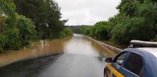 BR-280 está interditada em dois pontos por alagamento