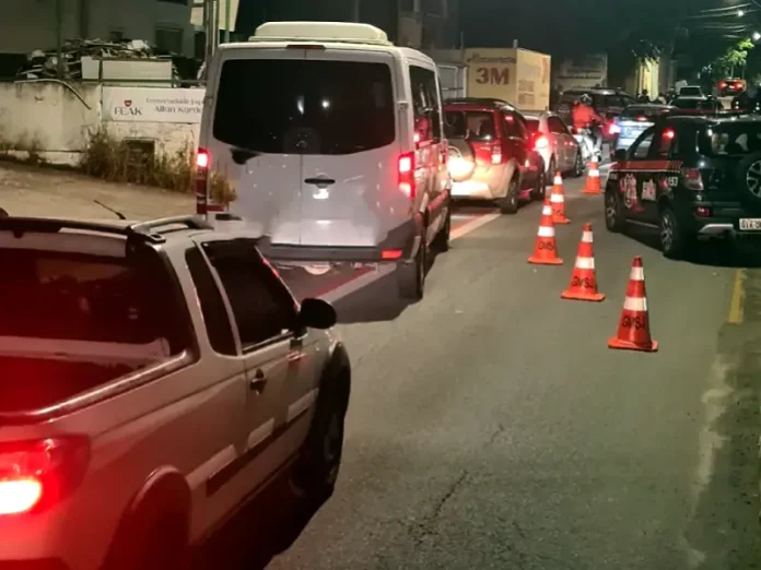 Blitz da lei seca em São José flagra 26 dirigindo sob influência de álcool