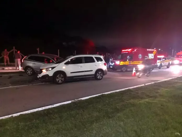 Motorista bêbado dirige carro de luxo na contramão e causa acidente em Florianópolis