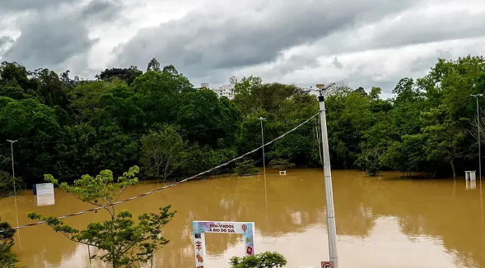 Prejuízos com chuvas em SC