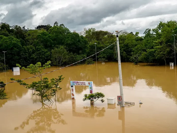 Prejuízos com chuvas em SC