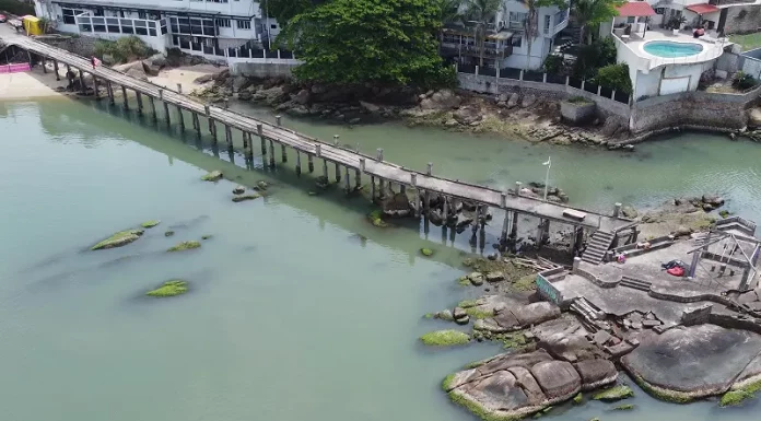 Começa a reconstrução do trapiche da Praia da Saudade, em Coqueiros