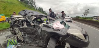 Renault Fluence ficou completamente destruído