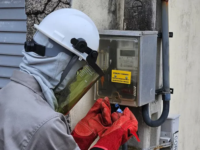 Celesc prevê trocar todos os medidores de energia em Florianópolis em três anos