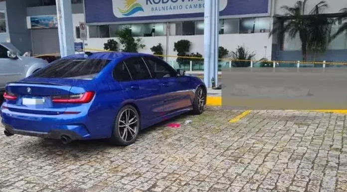 BMW onde estavam jovens que morreram após parada cardiorrespiratória