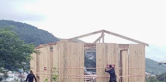 Casas construídas por indígenas são interditadas pela Prefeitura de Florianópolis