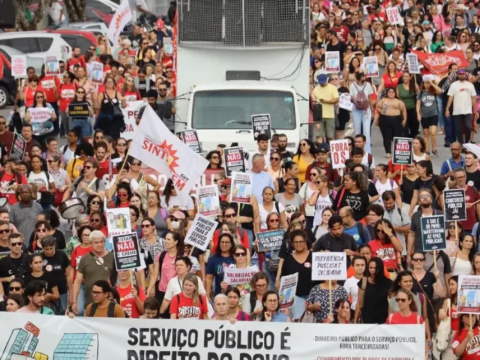 Greve em Florianópolis é marcada para começar na terça-feira (12)