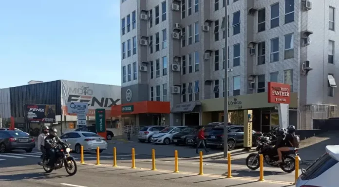 Novos divisores de pista foram instalados na Av. Leoberto Leal