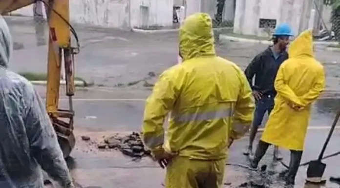 Rompimento de adutora Casan Josué di Bernardi