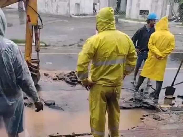 Rompimento de adutora Casan Josué di Bernardi