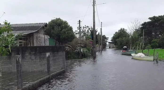 Duas cidades no Sul de SC decretam situação de emergência por causa de chuvas