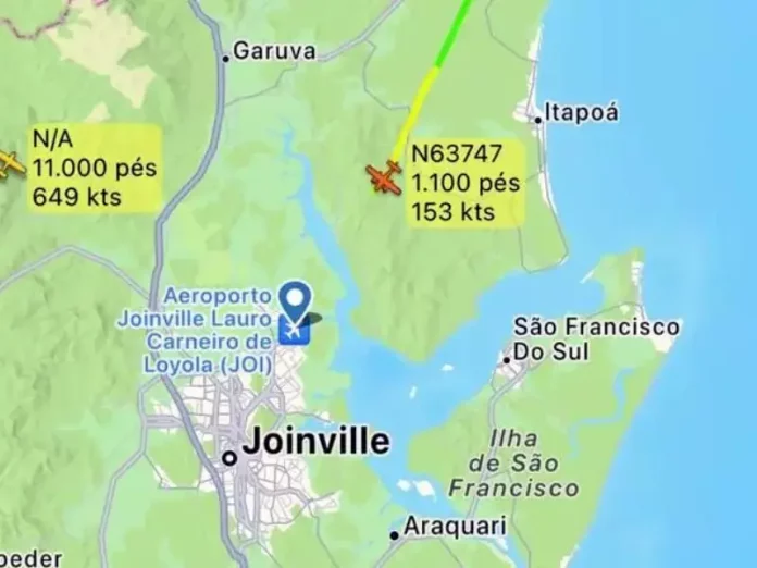 Avião com duas pessoas caiu no norte de SC