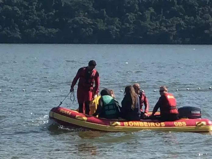 Equipe de reintrodução do bugio em Florianópolis sofre naufrágio na Lagoa do Peri