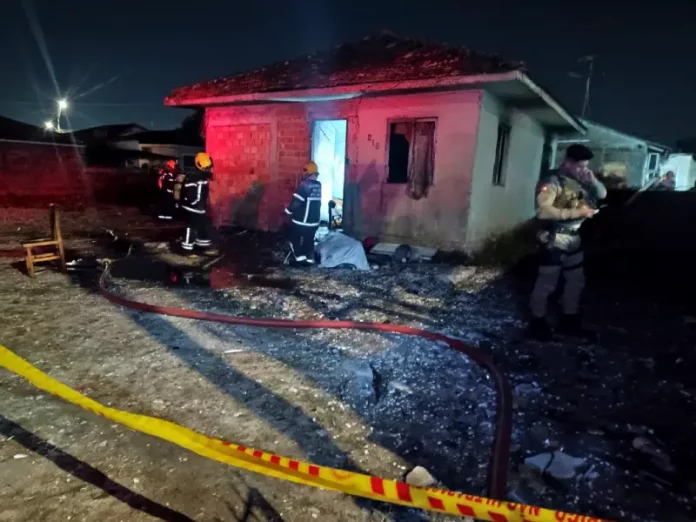 Homem morre em incêndio em casa de Palhoça