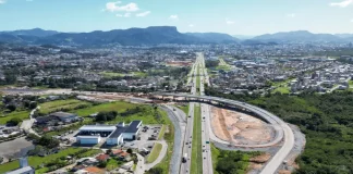 Entroncamento do Contorno Viário com a BR-101 em Palhoça