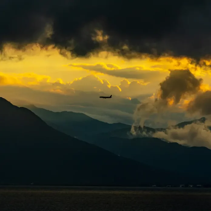 Nuvens no entorno do Aeroporto de Florianópolis