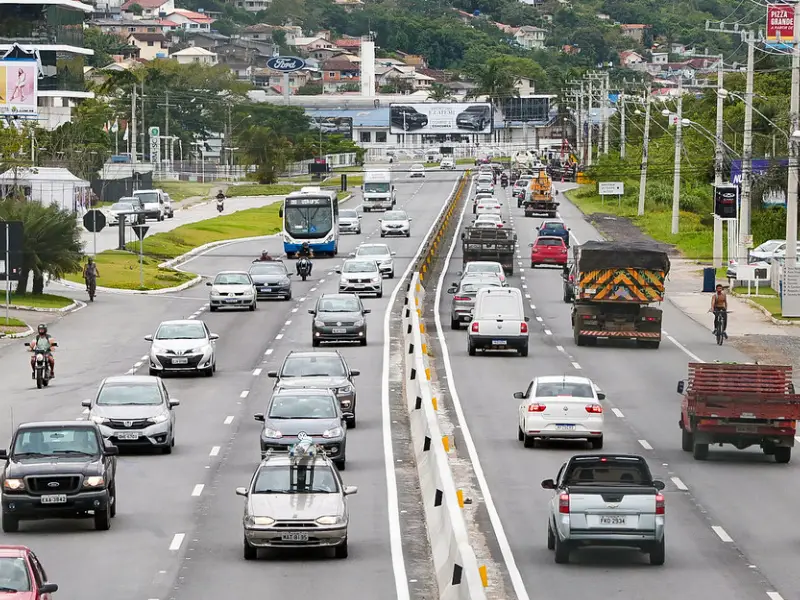 SC-401, uma das principais rodovias da capital