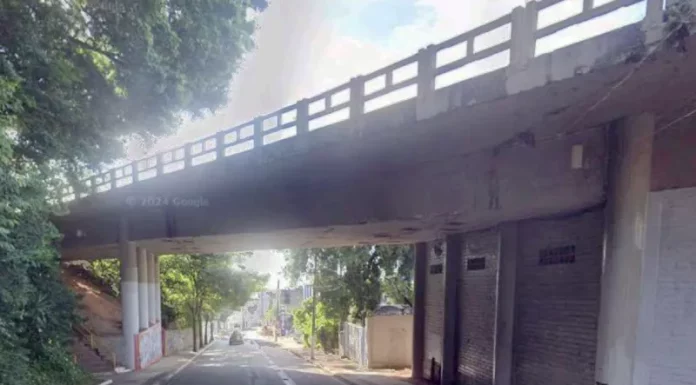 Viaduto John Kennedy, na saída da Ponte Hercílio Luz