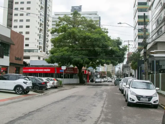 Rua Koesa, no Kobrasol, será interditada para obras e reverte Brasilpinho