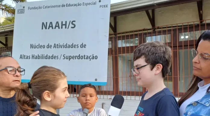 Projeto Jornalista Mirim, da FCEE, avalia e ajuda a identificar alunos com superdotação